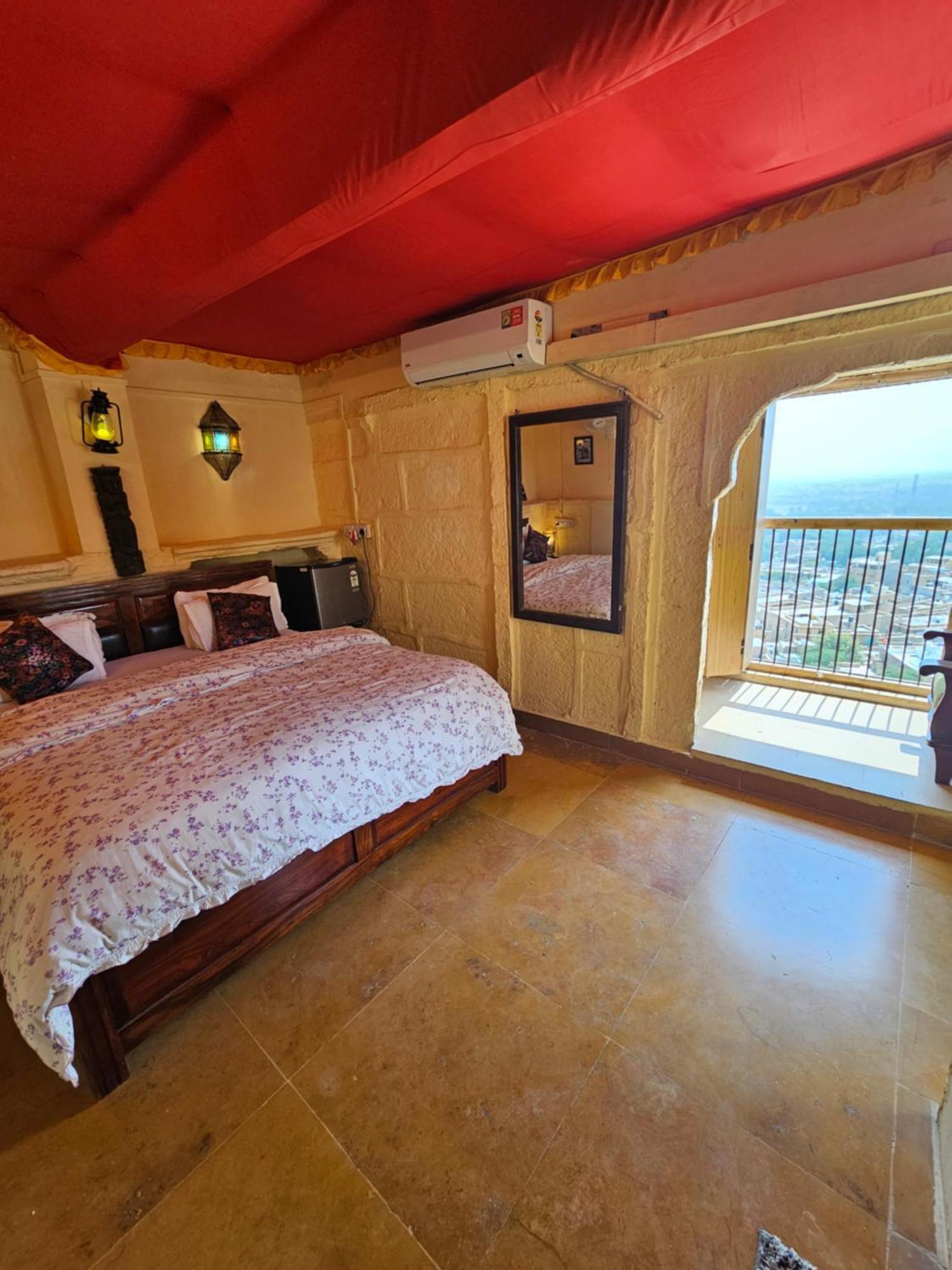 Desert Haveli Guest House Jaisalmer Rum bild