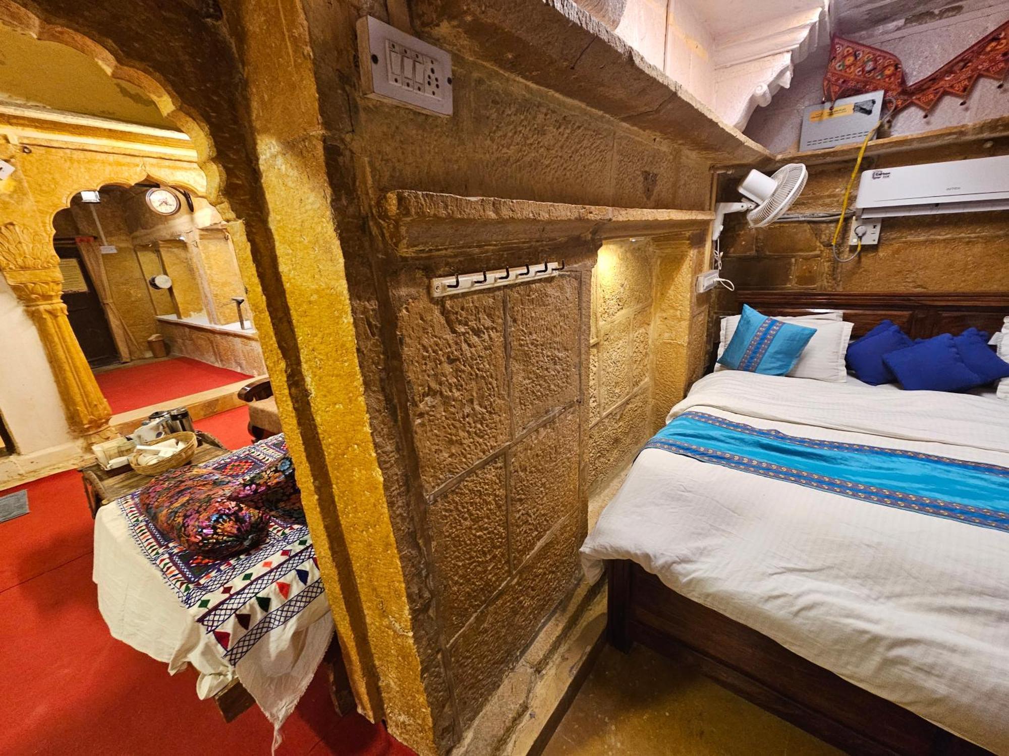 Desert Haveli Guest House Jaisalmer Rum bild