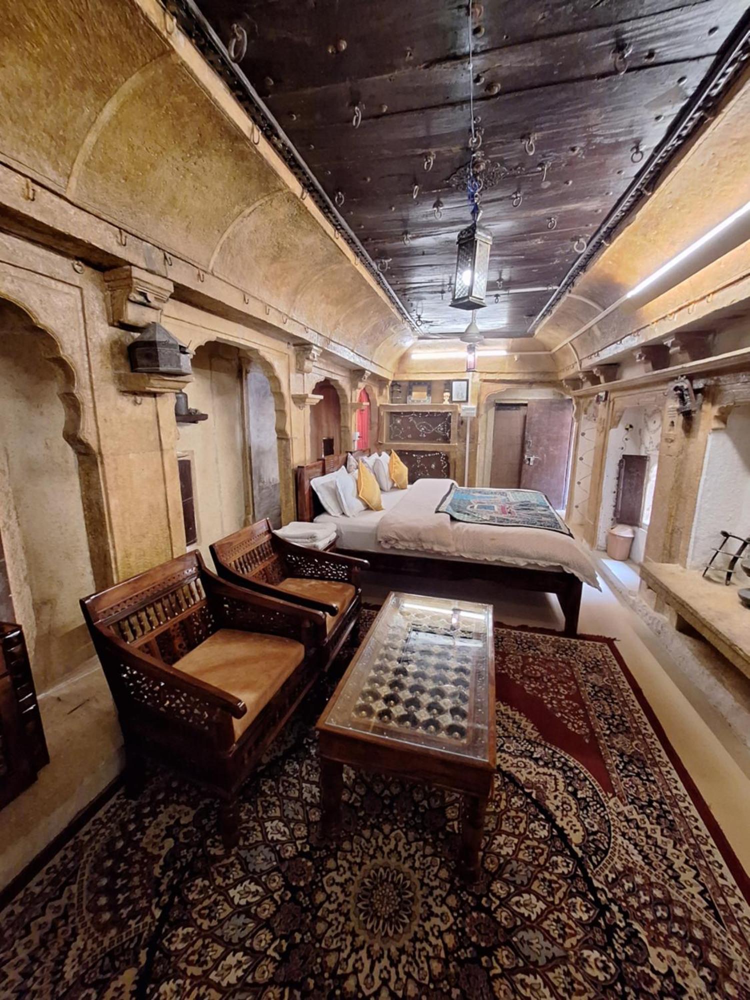 Desert Haveli Guest House Jaisalmer Rum bild